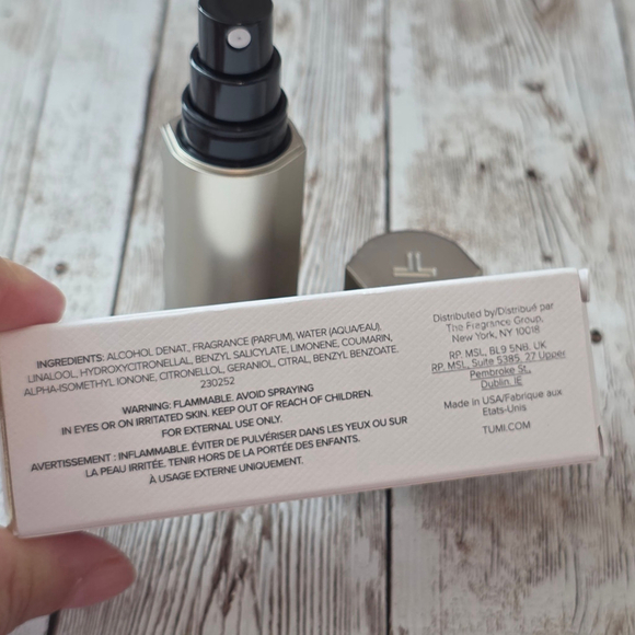 TUMI Signature Experience Collector 0.25 fl oz - Picture 4 of 4